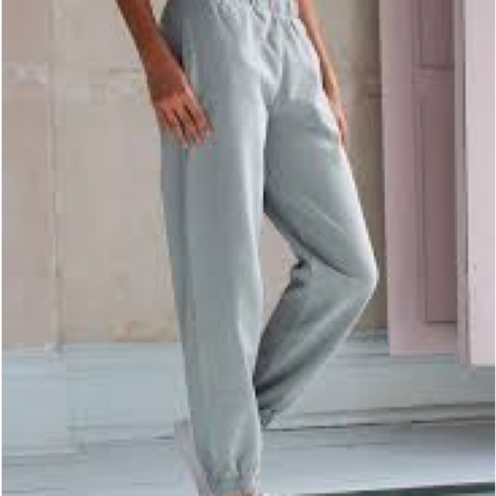 green brandy melville rosa super soft sweat pants